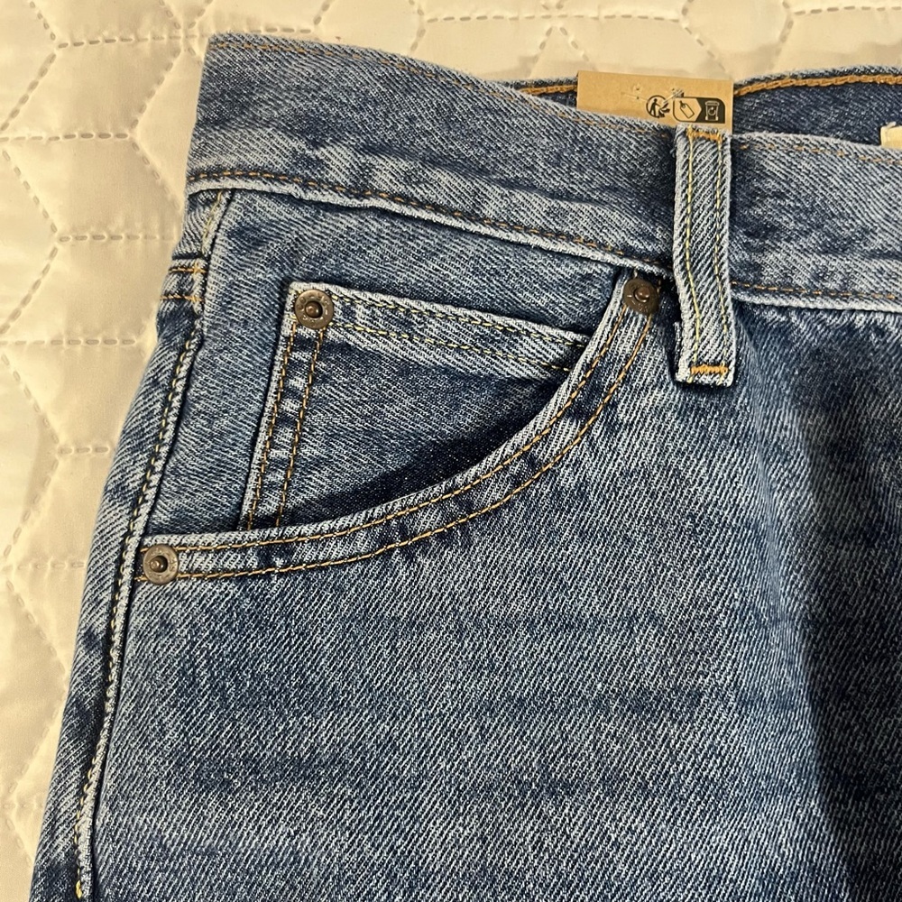 Levi's High Rise Back Slit Denim Skirt Size 29 NWT - Picture 7 of 9